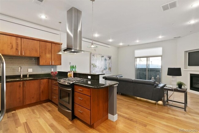 Building Photo - LOCATION LOCATION!!  In the heart of LOHI just blocks to restaurants, boutiques and local waterin...