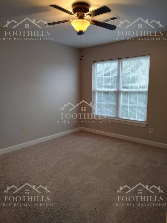 Building Photo - 901 Autumn Oaks