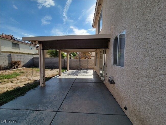 Building Photo - 9760 Ocotillo Falls Ave