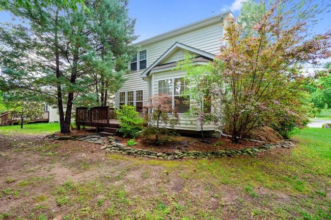 Building Photo - Beautiful 3 BR/2.5 Bath Home in Lyons Farm Community Durham!