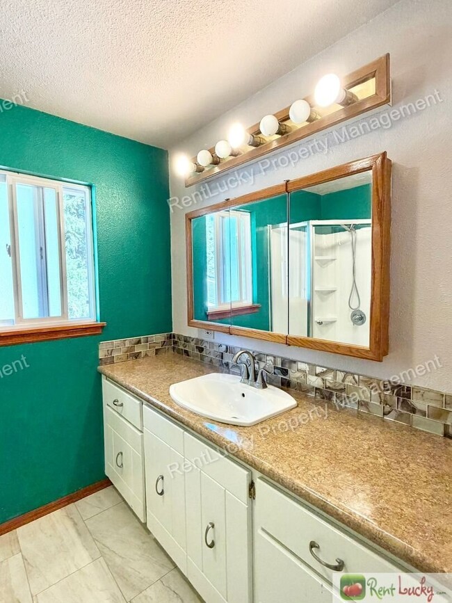 Building Photo - 4901 SW 327th Pl