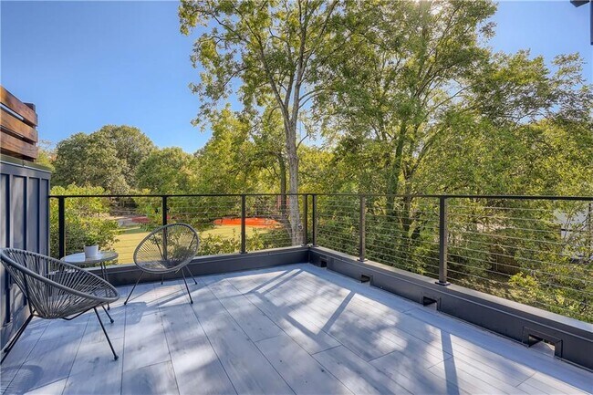 Building Photo - 997 Wylie St SE