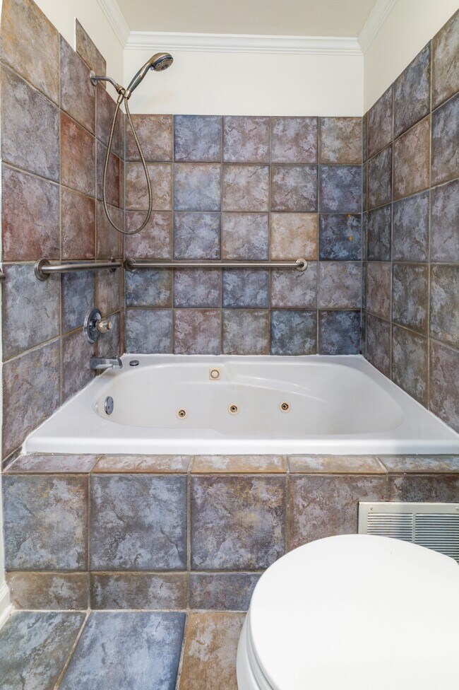 Building Photo - 1315 Lucy Way