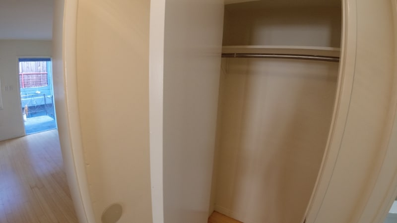 Building Photo - 924 Hancock Ave