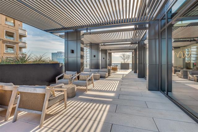 Building Photo - 3003 Maple Ave