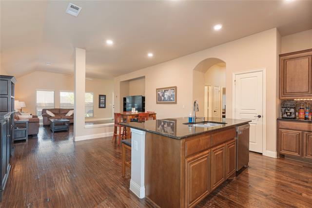 Building Photo - 713 Glendale Dr