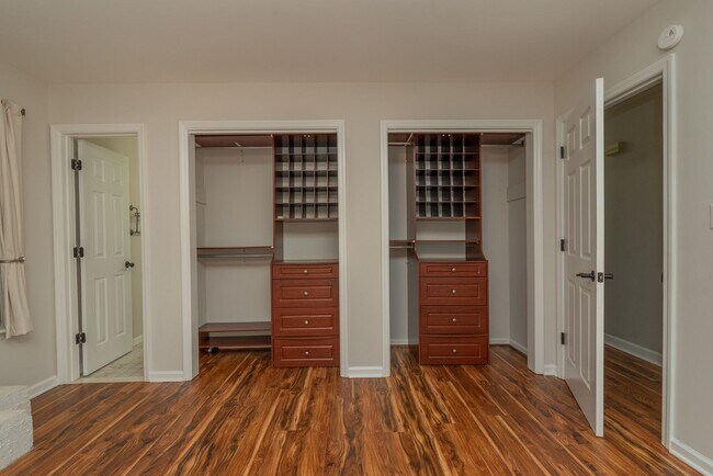 Building Photo - Fully Updated 3BR/2BA in Martinez – Vaulted Ceilings, Stone Fireplace & Fenced Yard!