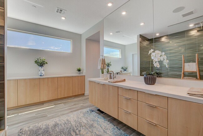 Building Photo - Amazing 2 story home in beautiful Tri Poin...