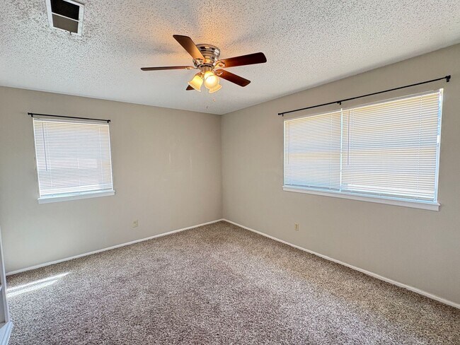 Building Photo - 4 Bed 2 Bath Remodeled Home in Miller Elementary Zone with Solar Panels