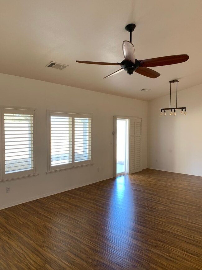 Building Photo - 3 Bedroom 2 Bath Solar Home