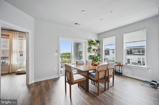 Building Photo - 44623 Wolfhound Sq