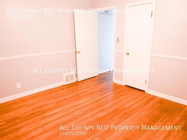 Building Photo - 1569 W Market St