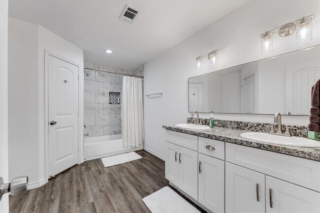Building Photo - 14986 Indian Hill Trail