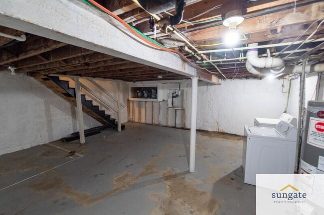 Building Photo - 1410 Dartmouth Ave