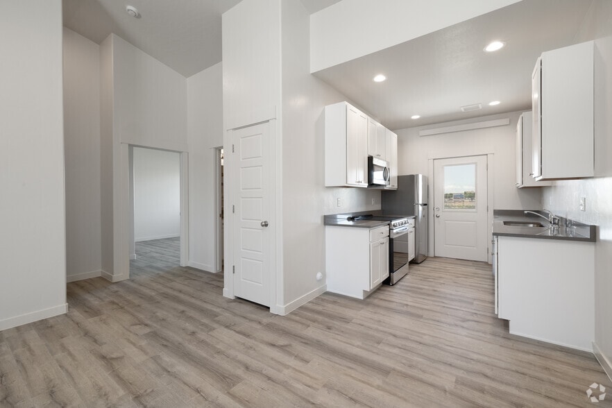 2BR, 2BA - 1,023SF - Dining Room / Kitchen - Idaho Falls Canyon Land
