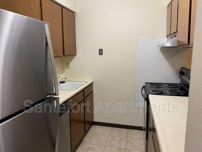 Building Photo - 5403 Haymeadow Ln