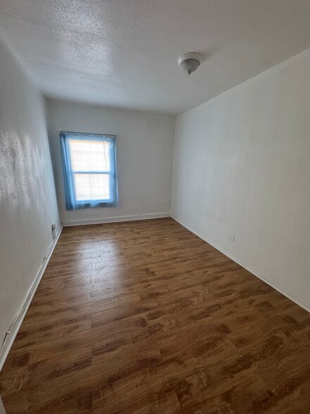 Building Photo - 256 W Florence Ave