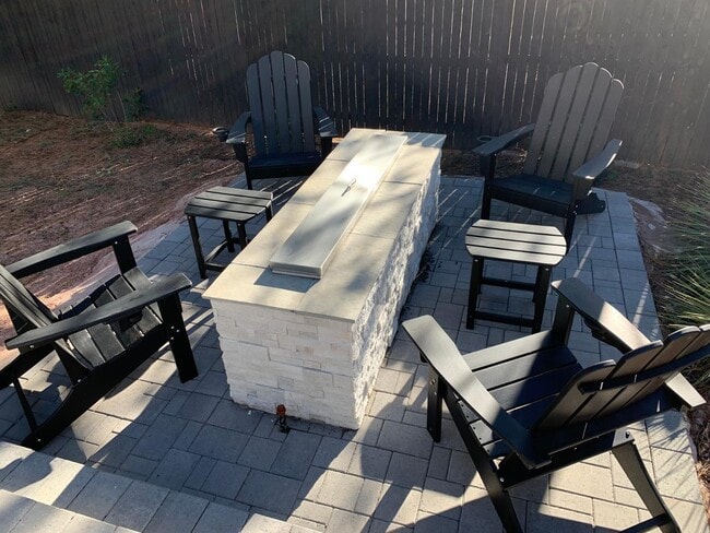 Building Photo - 1120 N Gila Dr