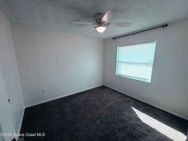 Building Photo - 830 Hartley Ave SW