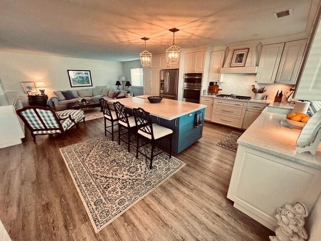 Building Photo - Renovated Rancho Bernardo 55+ Community 2 Bedroom 2 Bathroom Home