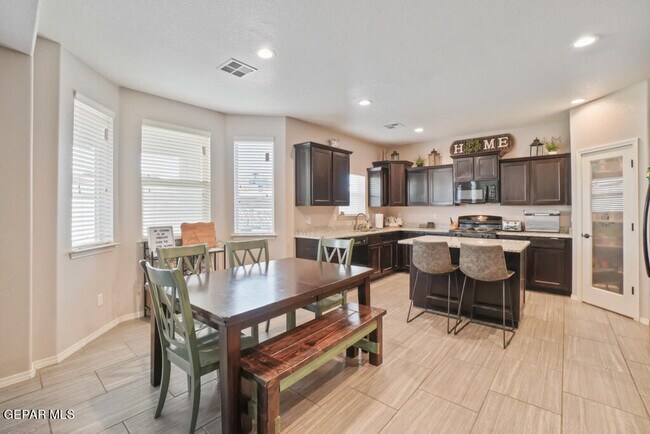 Building Photo - 1041 Earthstar Pl