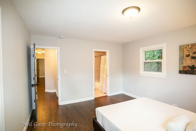 Building Photo - 690 Highland Pl