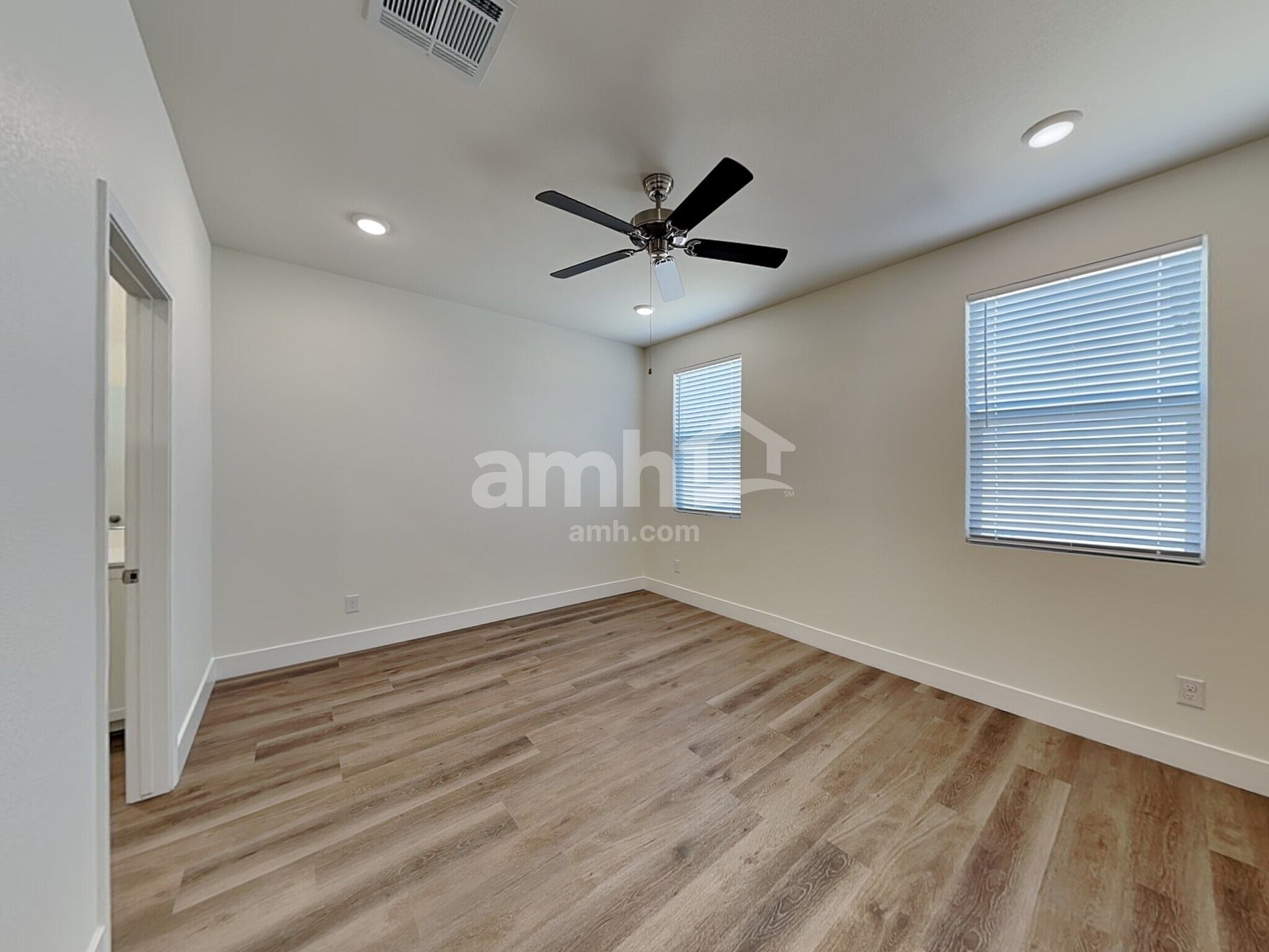 Building Photo - 534 Silverbell Falls Pl