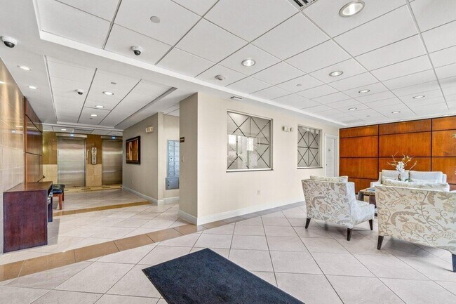 Building Photo - 4200 N Ocean Dr