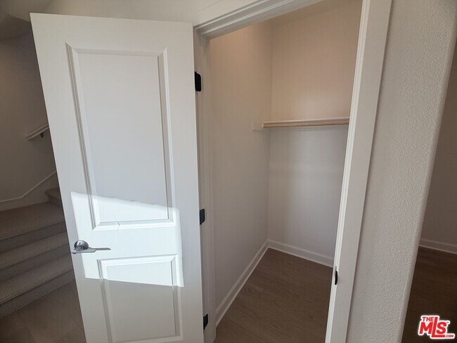 Building Photo - 240 Abacus Ave