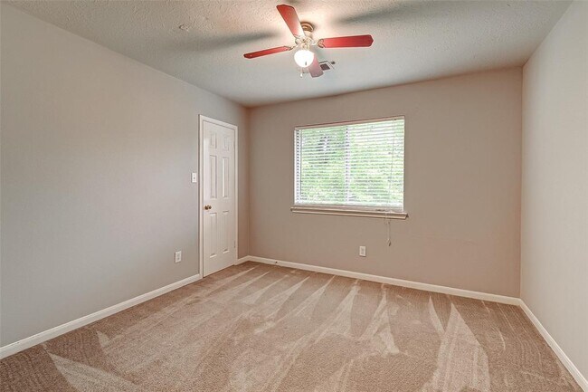 Building Photo - 2130 Autumn Fern Dr