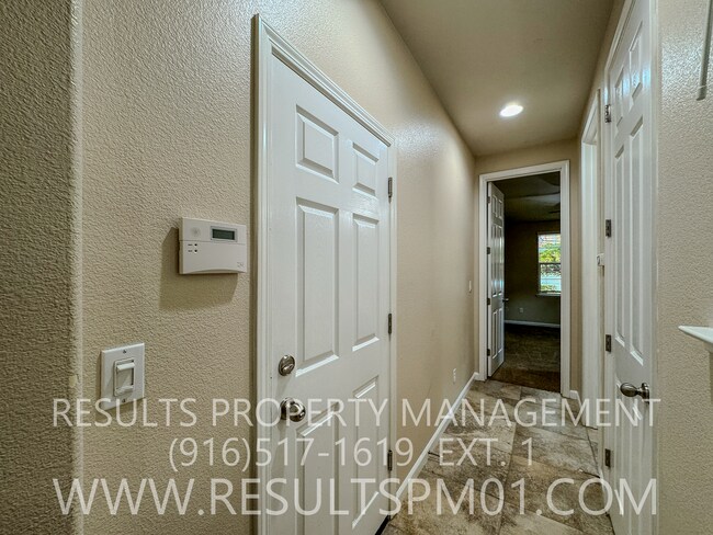 Building Photo - Beautiful 4 Bedroom 3 Bath home