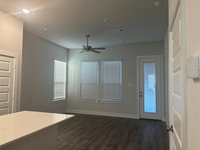 Building Photo - 825 W Mayfield Rd