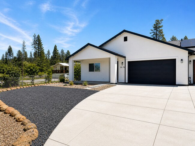 Building Photo - 5876/5878 Copeland Road