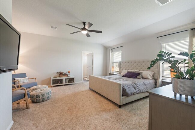 Building Photo - 205 Strand Ln