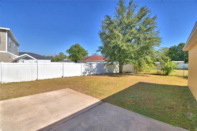 Building Photo - 1060 Dudley Dr