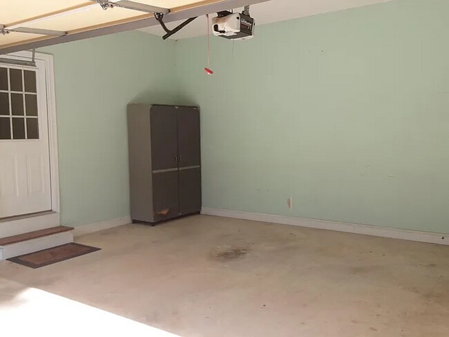 Building Photo - Perfect Family Home in Central Watkinsville