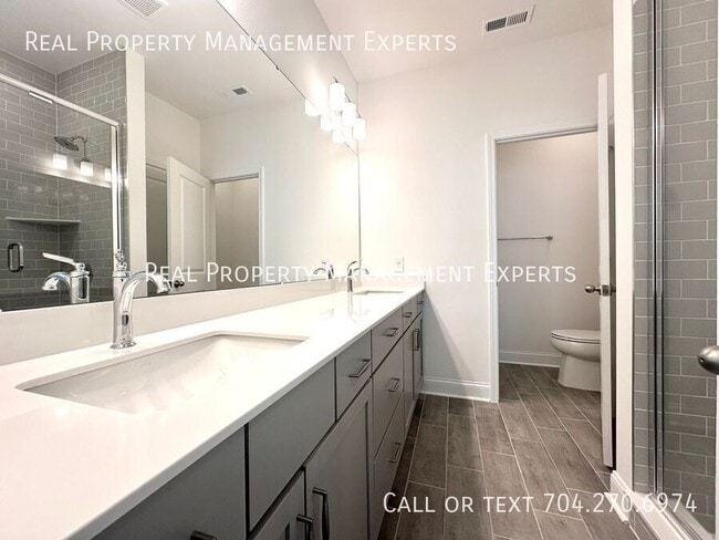 Building Photo - 5008 Layman Dr