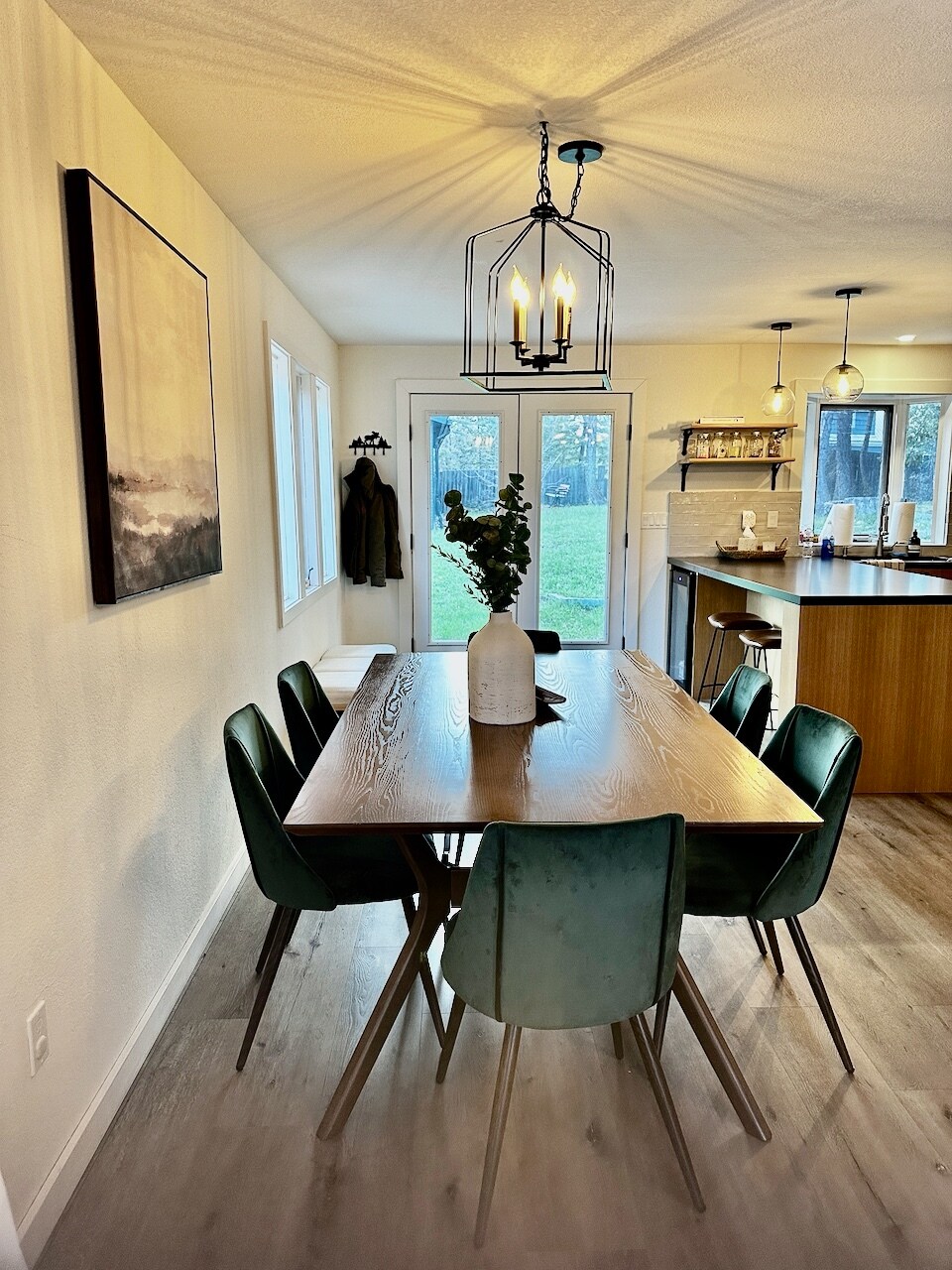 Dining - 128 Mallard Loop