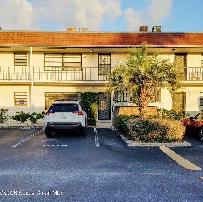 Building Photo - 200 St Lucie Ln