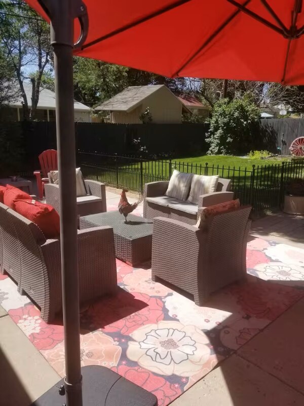 Building Photo - 1367 S Beach Ct