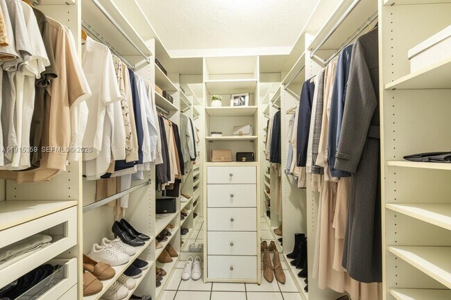 Building Photo - 1225 W 35th St