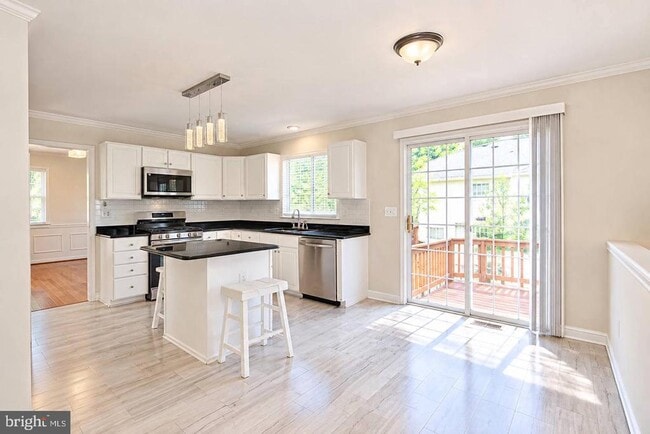 Building Photo - 12303 Milestone Manor Ln