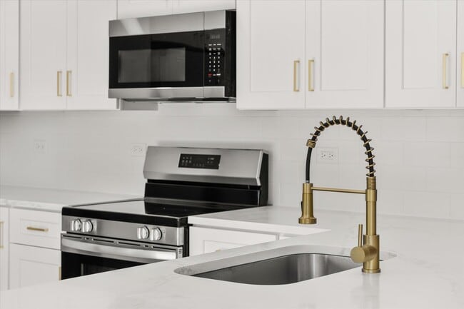 Building Photo - 110 Kevin Dr