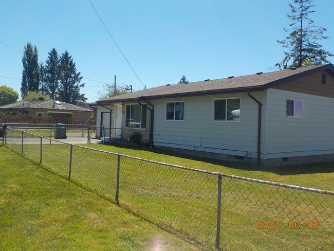 Building Photo - 3bd 1ba Home