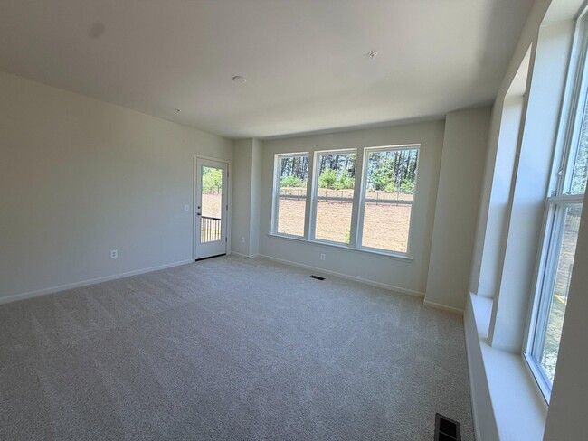 Building Photo - 2548 Neabsco Common Pl