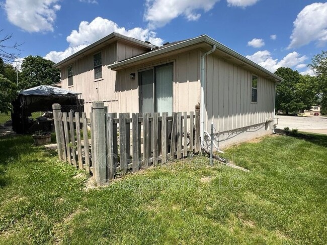 Building Photo - 8640 N Hull Ave