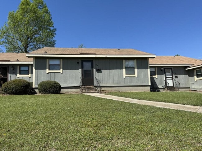 Primary Photo - 124 Stonehedge Drive