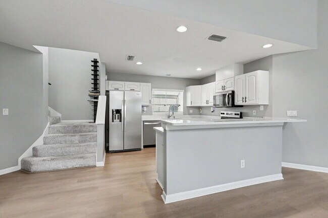 Building Photo - 6600 Gentle Ben Cir