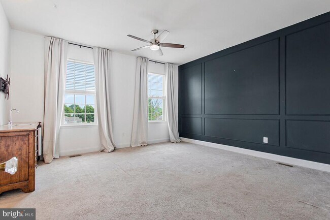 Building Photo - 703 Skippers Ln