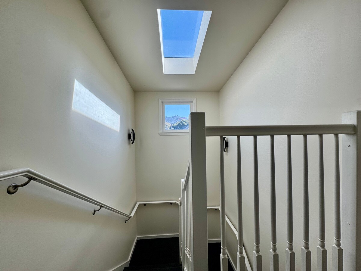 Building Photo - 2211 Haste St